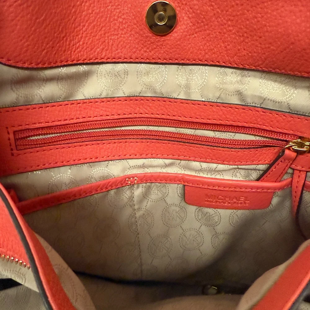 Michael Kors | Jet Set Chain Leather Shoulder Bag in Coral - Picture 6 of 6